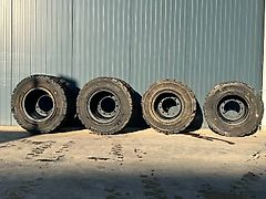 Globe Star 10.00 x 20 / 1000 x 20 Solid Tires / Vol Rubb