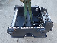Liebherr - SW-Adapterplatte SW 48 Likufix 4 Leitungen - gebohrt für AZ + ASG - SW-Identmaße: 70-480-420-480-70 - Bagger: 14t-34,5t